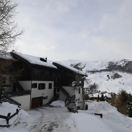 Tranquil In Italy Near Area * ليفينو